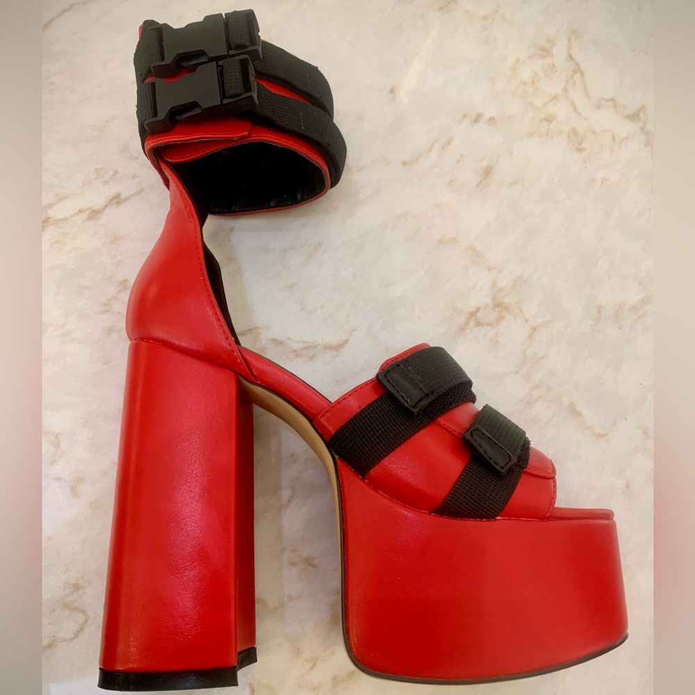 🔥Lamoda Lit Baddie Squad Platform Heels🔥 size 6 RED
